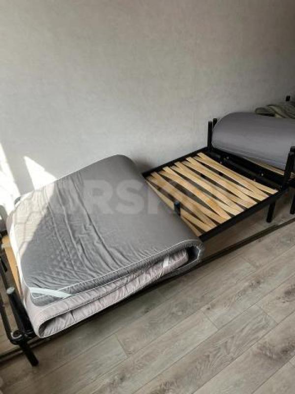 Продам две кровати и компьютерный стол, б/у в хорошем состоянии - Орск