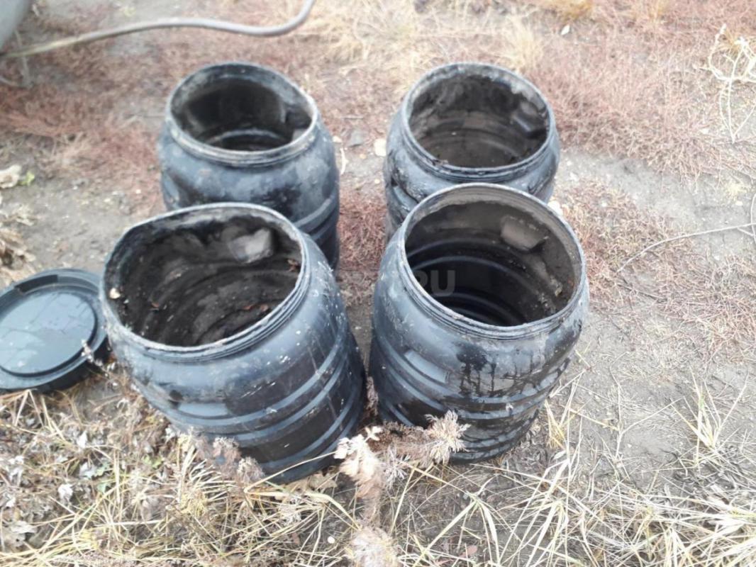 Бочка 50л, 4шт, бу, пластиковая из-под битумной мастики, есть гнутые места, см.фото 250р/шт. - Орск