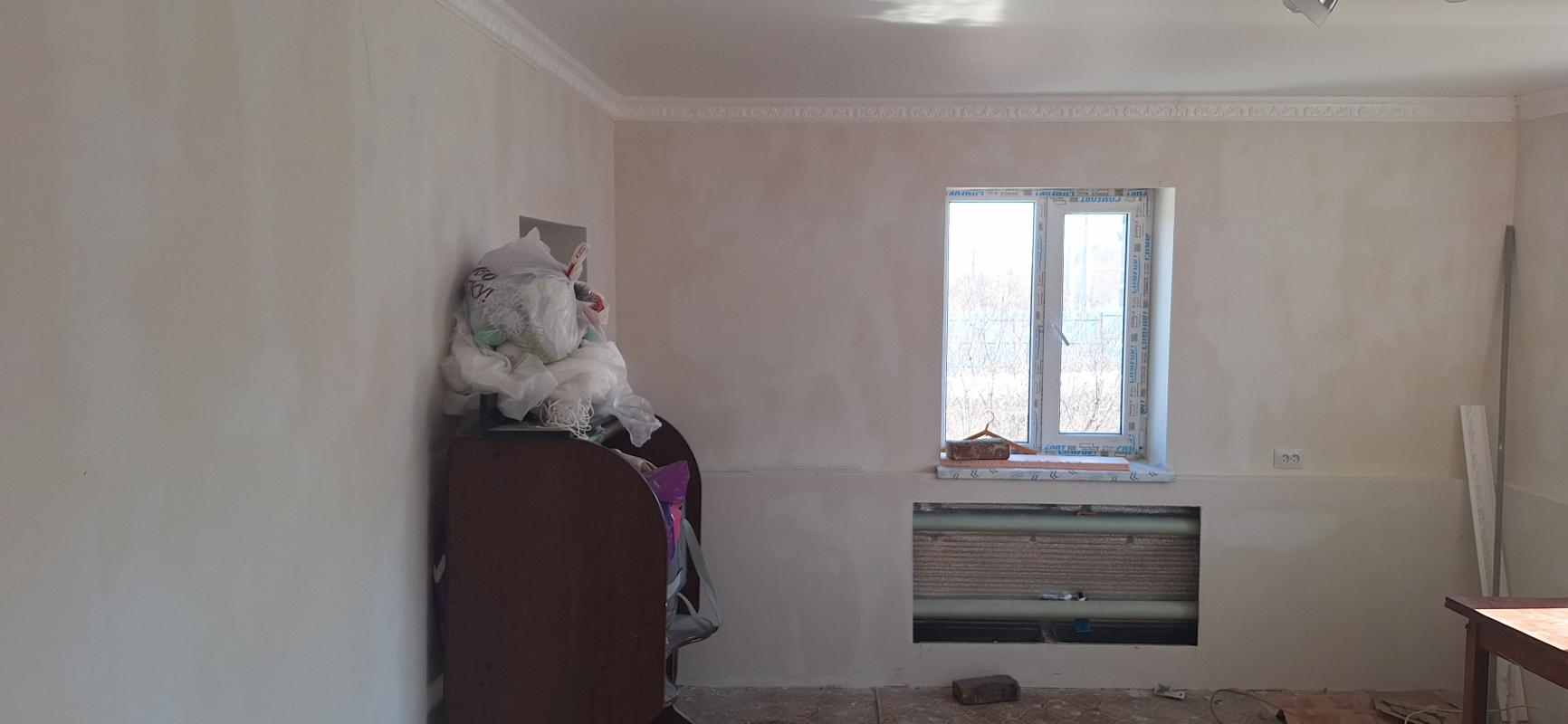 Дом, шпальный обложенный керпечем, в доме гараж, погреб, удобств нет, скважина баня, большой сарай, - Новотроицк