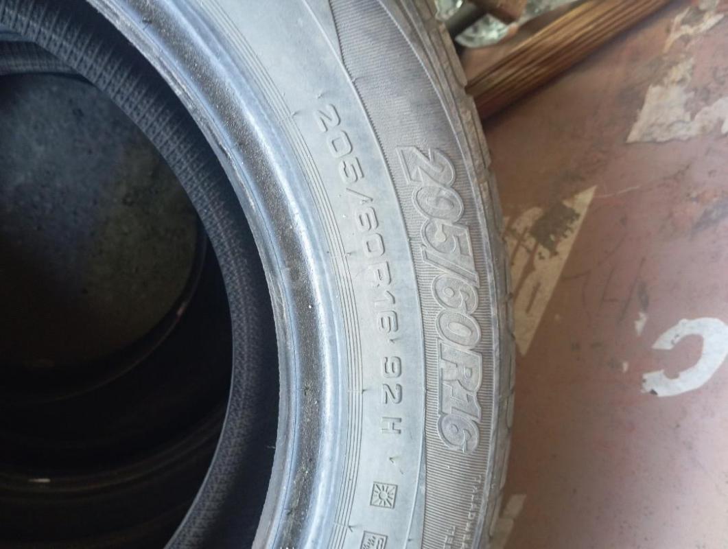 Продам  летнюю резину 3500 за 4шт - Орск
