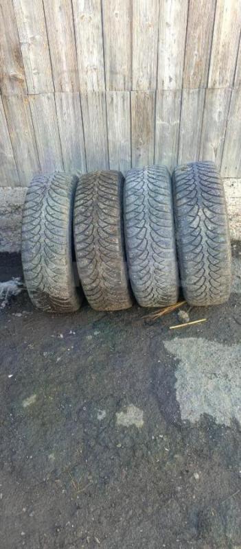 Продам комплект зимний резины вместе со штампами 195/65  R15. - Гай