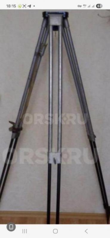 Куплю тренога от нивелира или теодолита металическими ножками за 1000рубл. ролики на подчипниках - Орск