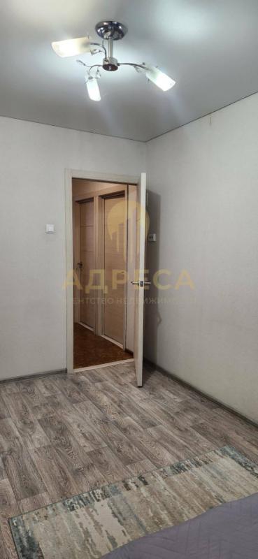 Продается трехкомнатная квартира!📍 Расположение: Удобный первый этаж. - Оренбург