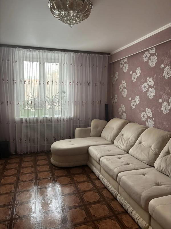 Продаётся уютная трехкомнатная квартира площадью 79.7 квадратных метров на втором этаже пятиэтажного - Новотроицк