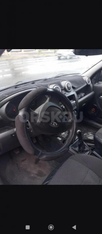 Продам гранту, состояние среднее, есть места по кузову требующие внимания на фото видно. - Орск