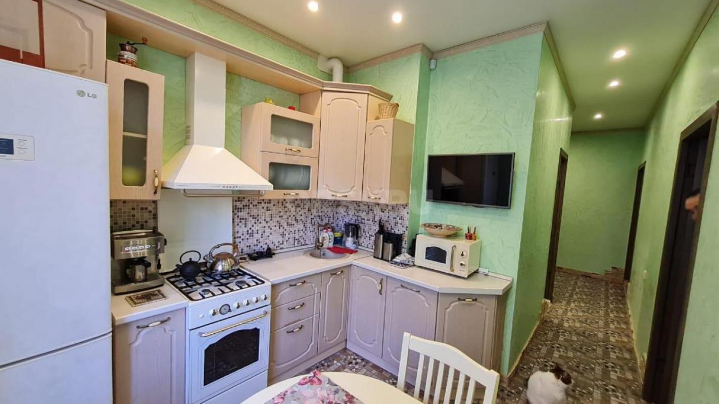 Абалденная 3-х комнатная квартира "Сталинской" постройки, с высокими потолками и п - Орск