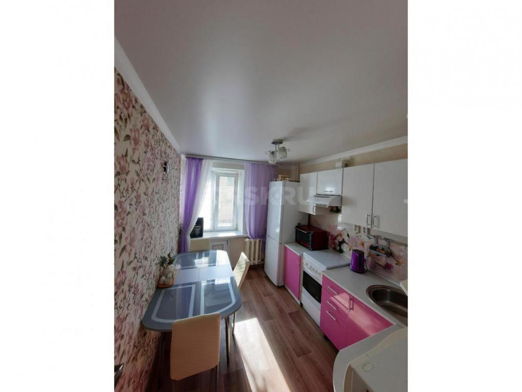 Отличный вариант уютной двухкомнатной квартиры на втором этаже девятиэтажного дома по пр-ту Ленина 1 - Орск