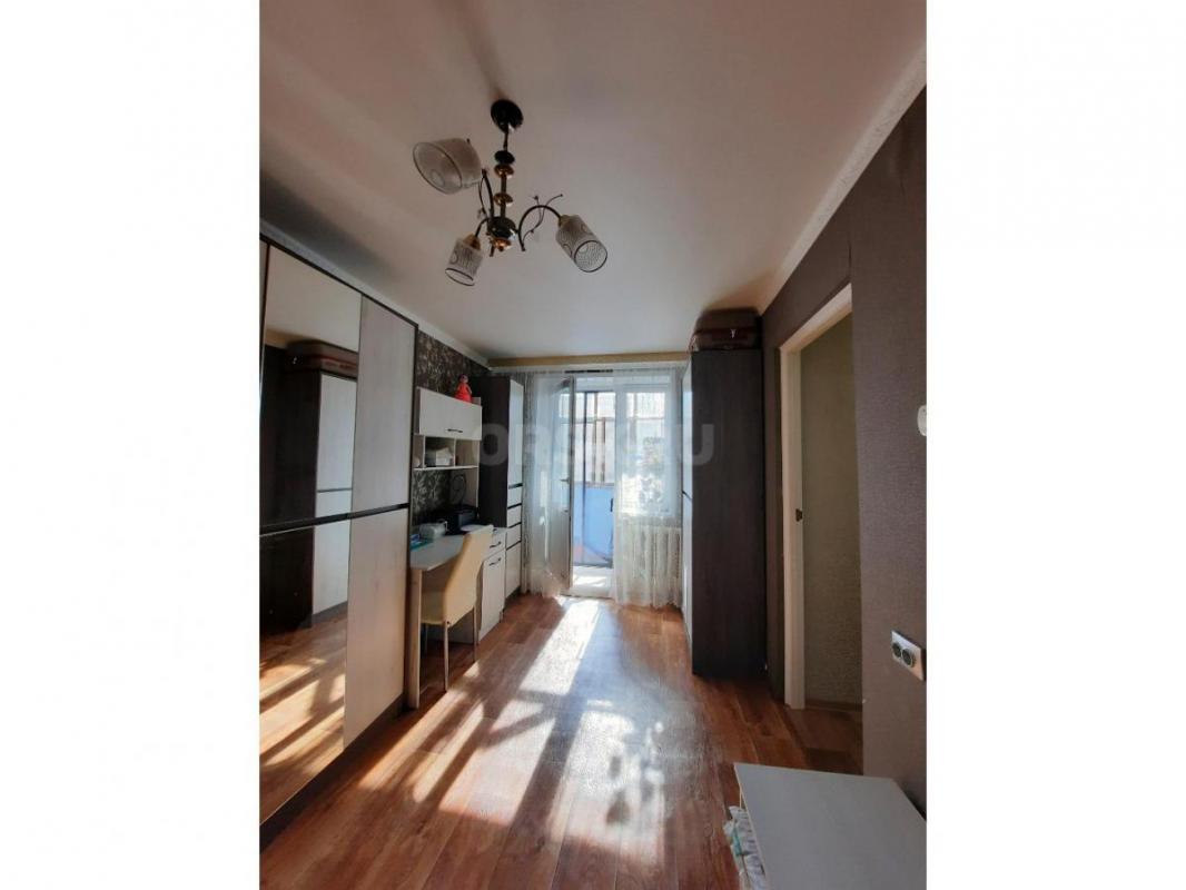 Отличный вариант уютной двухкомнатной квартиры на втором этаже девятиэтажного дома по пр-ту Ленина 1 - Орск