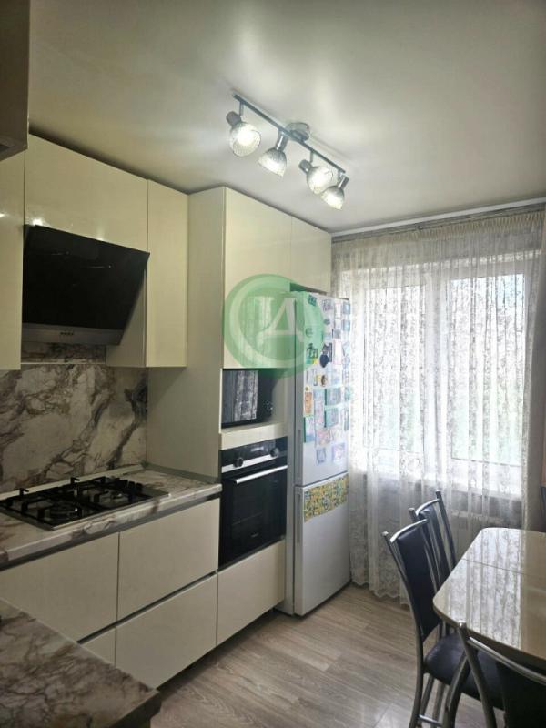 Продам 3-х комнатную квартиру улучшенной планировки по адресу: ул. - Орск