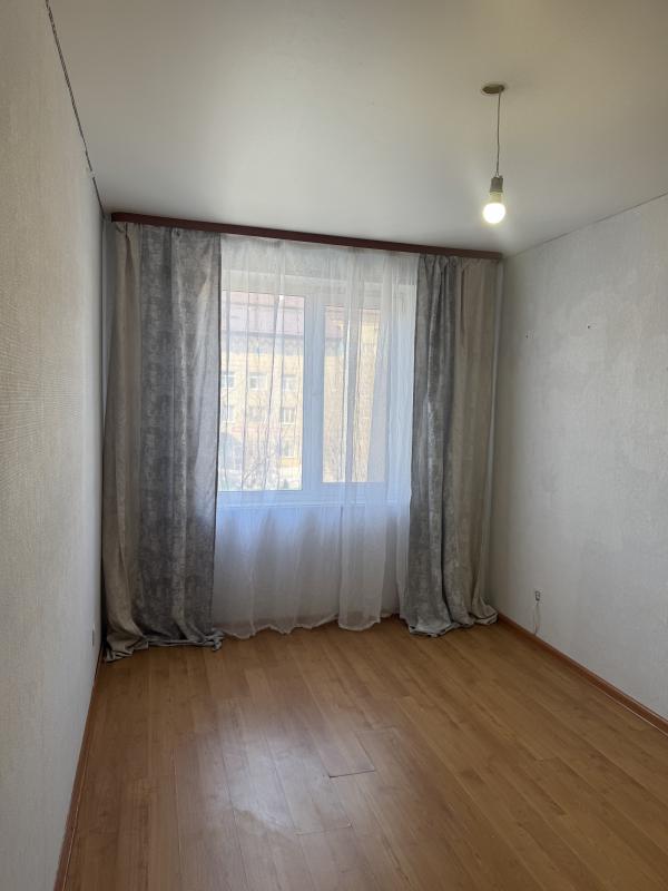 Продаётся двухкомнатная квартира, 44,2 кв. - Гай