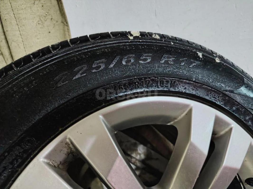 Продам комплект колес на литых оригинальных дисках на R17. - Орск