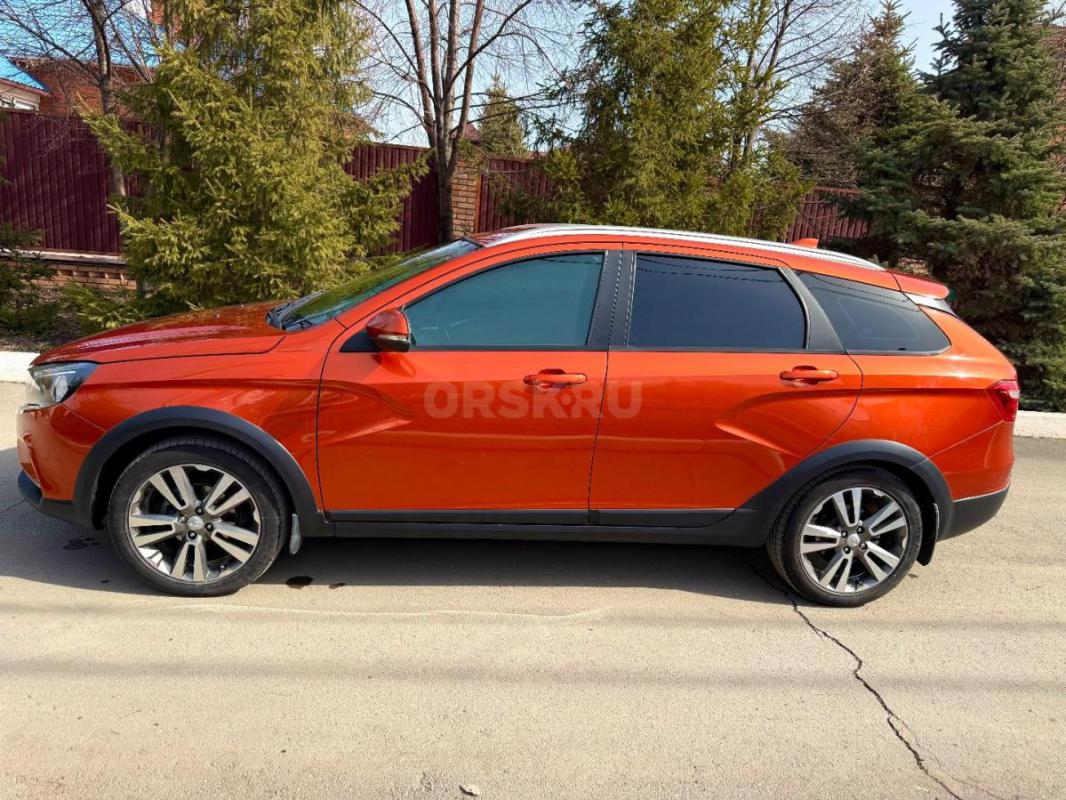 Продам Lada Vesta SW cross 
2 собственника, (Я собственник)пробег трассовый, машина без вложений, с - Орск