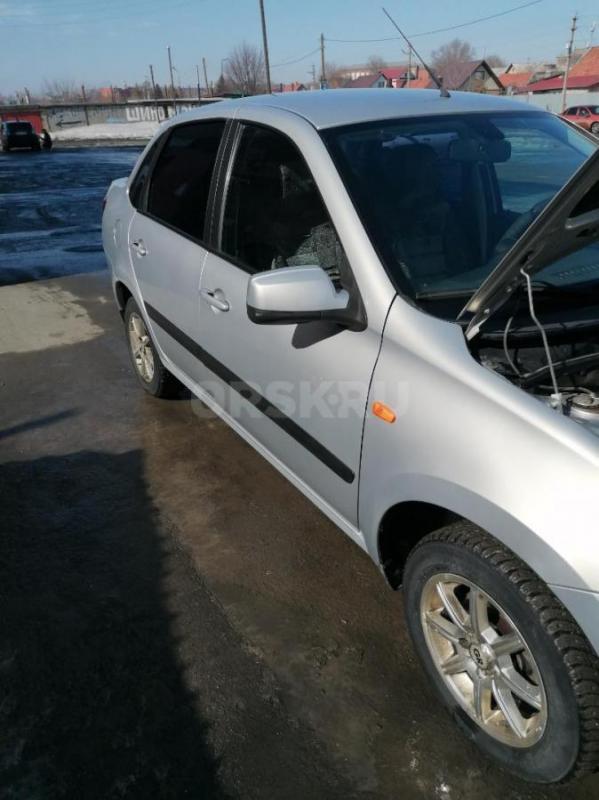 Продам Ладу Гранту в отличном состоянии на ПОЛНОЦЕННОМ ЯПОНСКОМ АВТОМАТЕ. - Орск