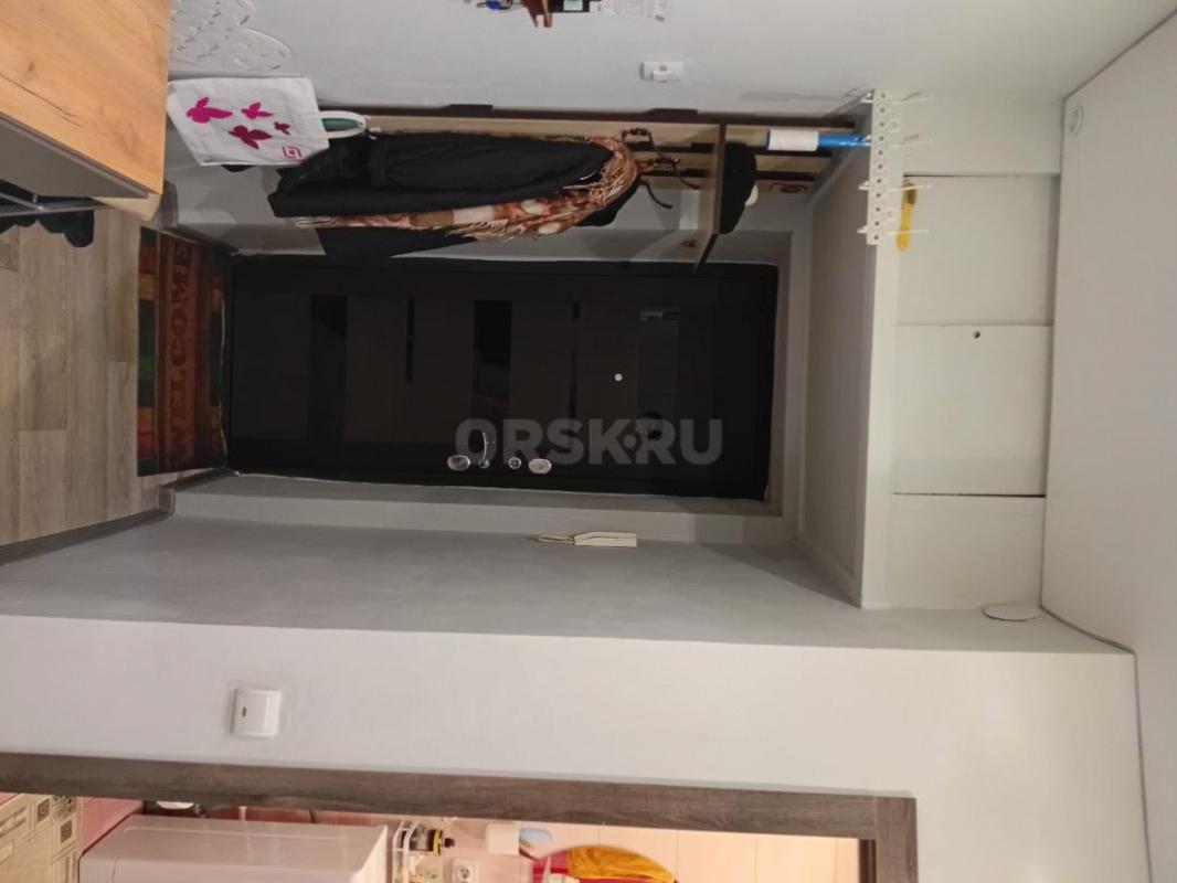 Продам двухкомнатную квартиру на втором этаже. - Гай