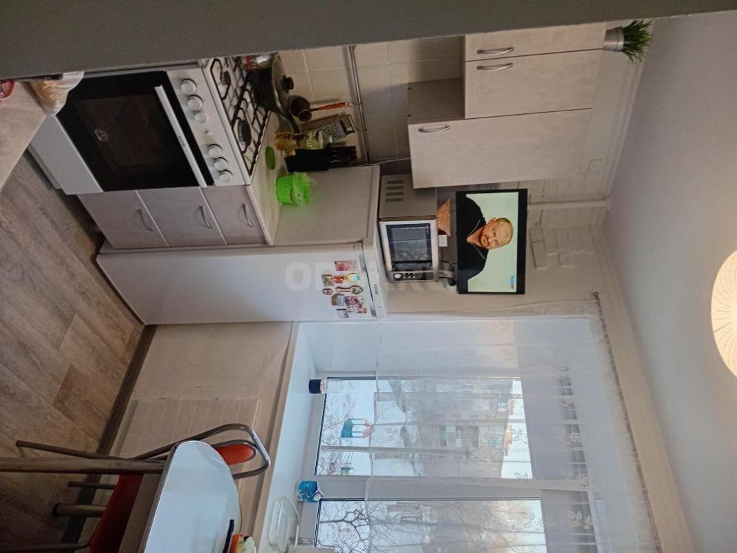 Продам двухкомнатную квартиру на втором этаже. - Гай