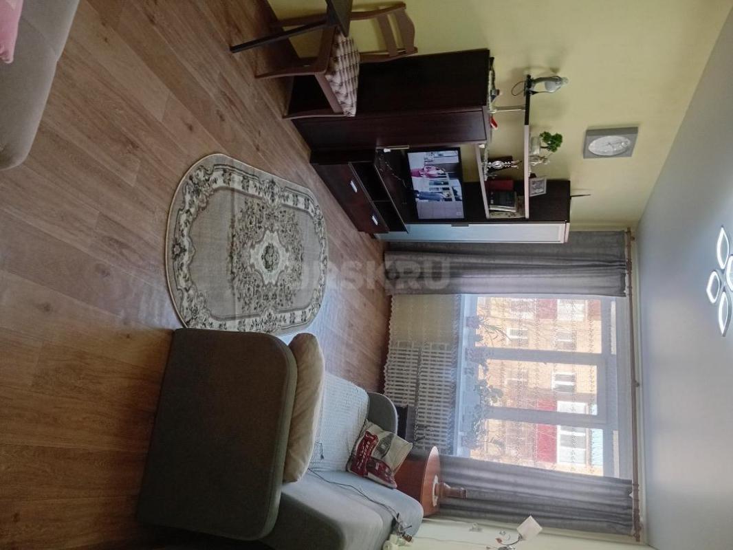 Продам двухкомнатную квартиру на втором этаже. - Гай