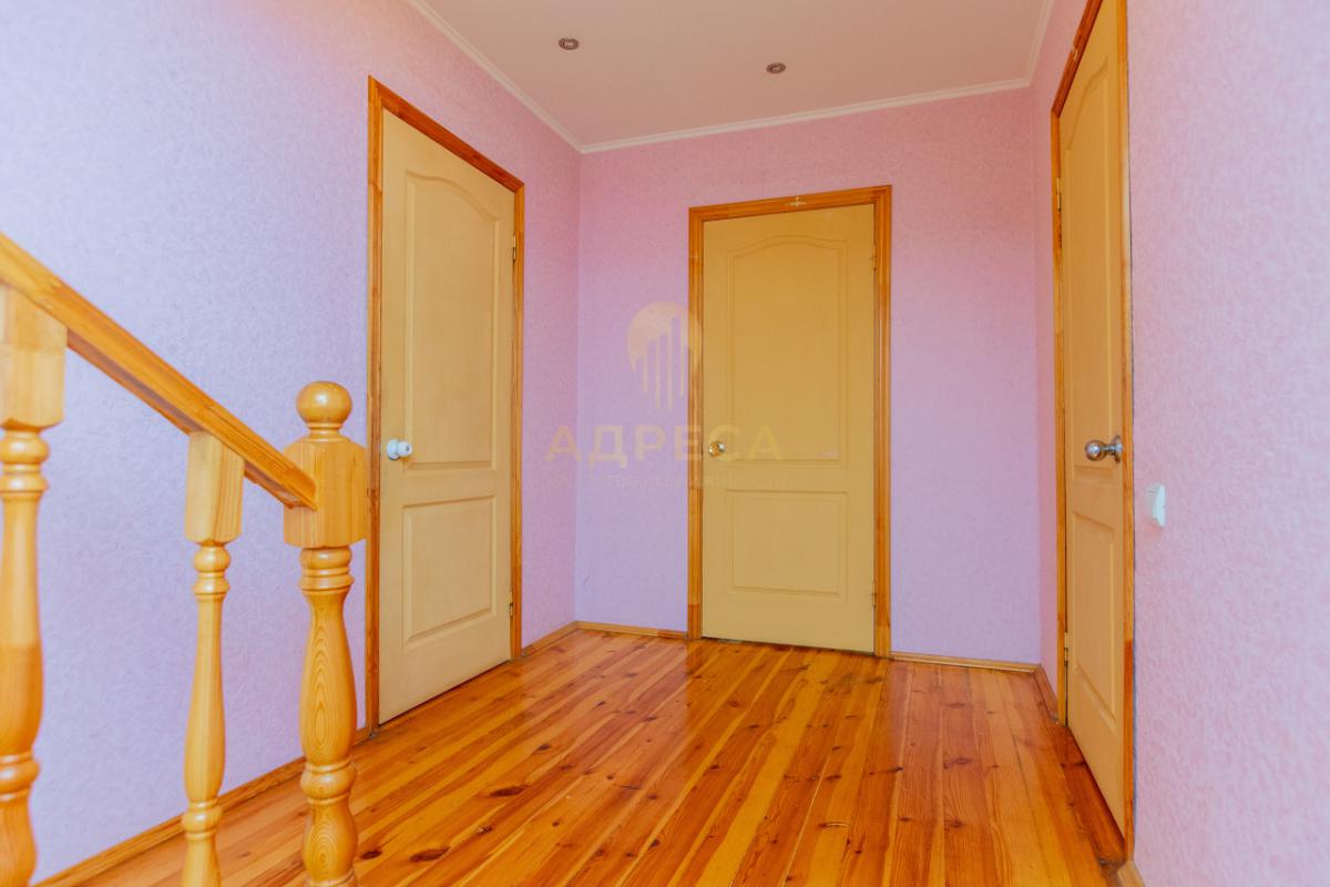 В продаже двухэтажный ДОМ 248м Площадь участка 13 сотУдобная транспортная развязка, магазины,аптеки - Оренбург