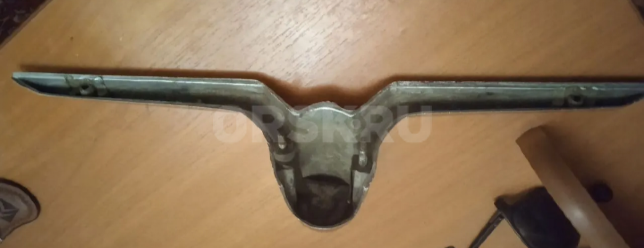 1-новые накладки на передние фары ваз 2107 -1200руб без торга
2-от старой Волги нержавейка 2000руб - Орск