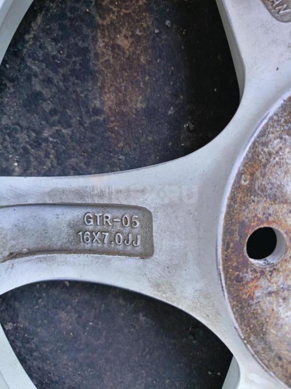 Продам легкосплавные диски Sakura возможно ковка в отличном состоянии, лёгкие, производство Япония. - Орск