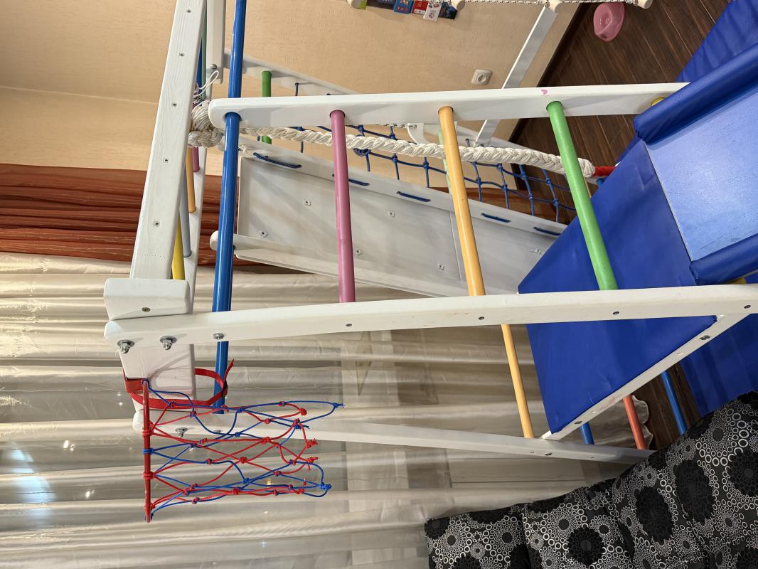 Продам ДСК Альпинист 
Отличный комплекс, зимой цены ему нет, для детей от 2 и до 7 лет точно. - Гай