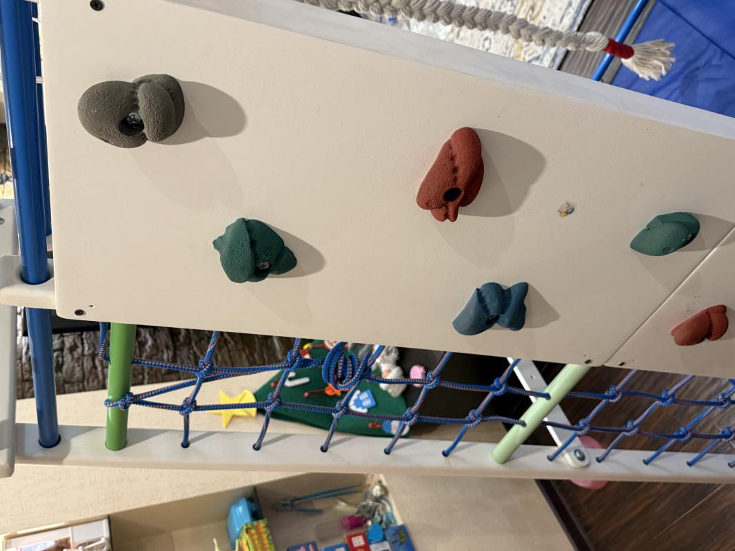 Продам ДСК Альпинист 
Отличный комплекс, зимой цены ему нет, для детей от 2 и до 7 лет точно. - Гай