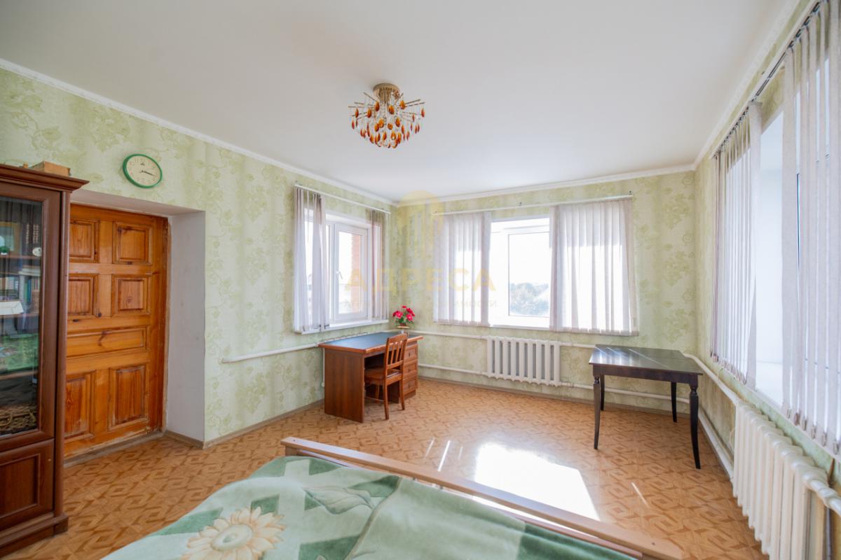 Продаём просторный и надёжный двухэтажный дом для большой семьи. - имени 9 Января