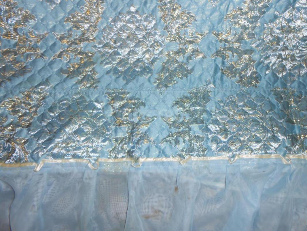 ковер  2х3  люстра-500 руб покрывало на 2х спалку шторы розовые - Орск