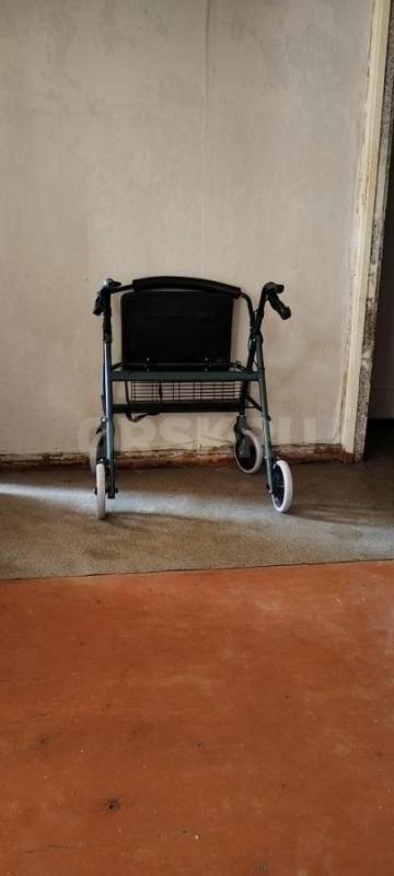 Продаю свои ходунки на колёсах для инвалидов и пожилых людям. - Орск