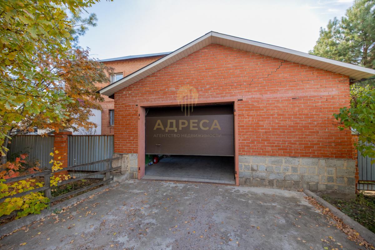 Продаём просторный и надёжный двухэтажный дом для большой семьи. - имени 9 Января