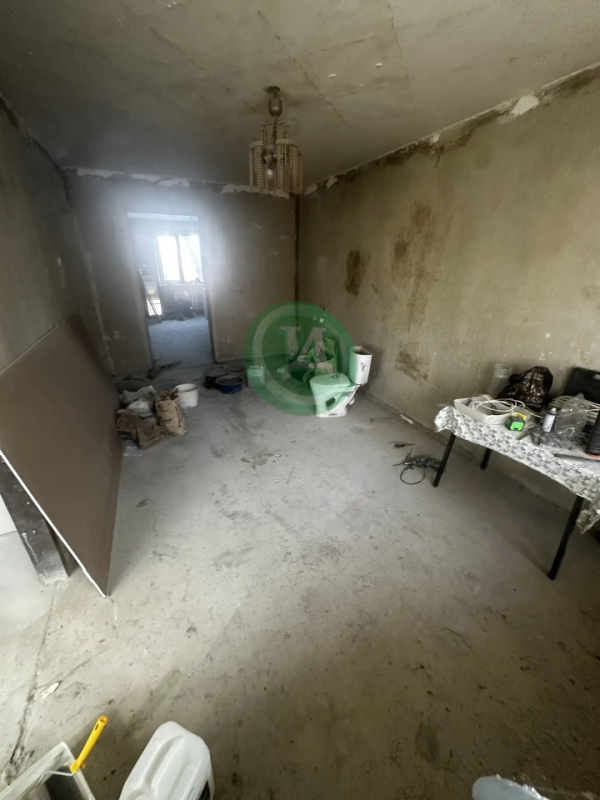 Продам 2 комнатную квартиру в 5 этажном доме на 2 этаже. - Орск