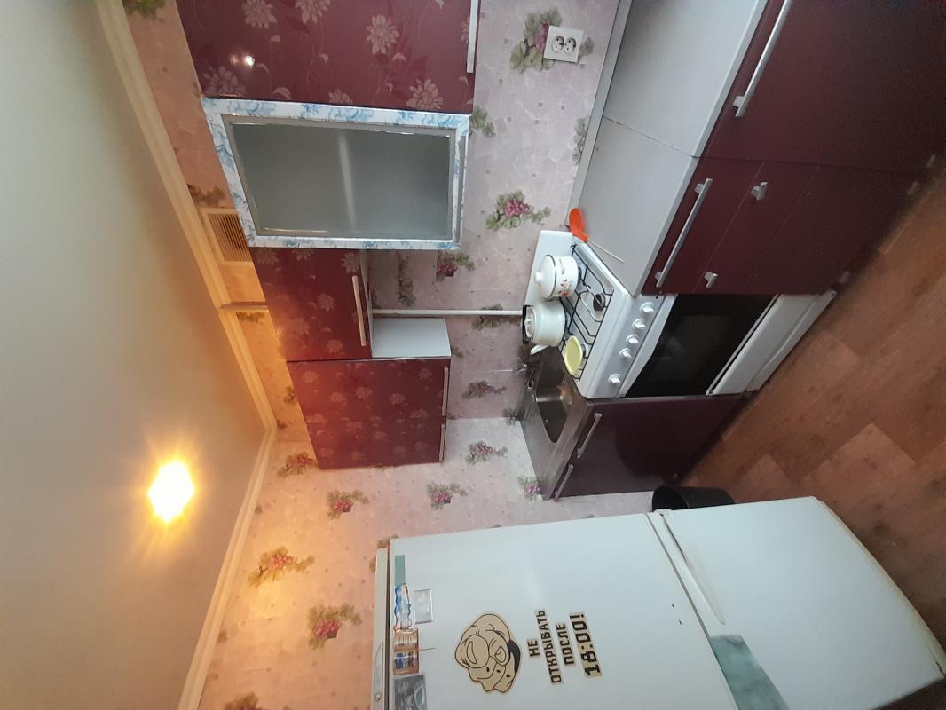 Продам 1-комнатную квартиру 30,2 м² на 4 этаже 5-этажного кирпичного дома (1967 г.) по адресу: г. - Новотроицк