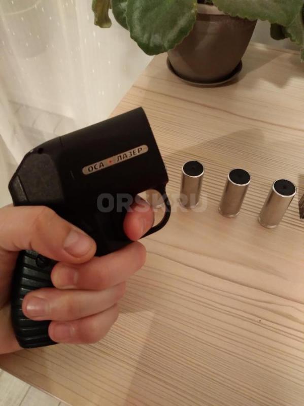 Продам травматический пистолет оса 18х45 с лазерным прицелом, 2 кобуры нательная и на пояс. - Орск