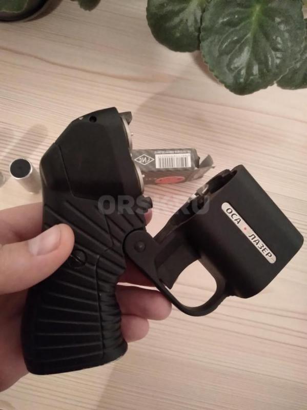 Продам травматический пистолет оса 18х45 с лазерным прицелом, 2 кобуры нательная и на пояс. - Орск