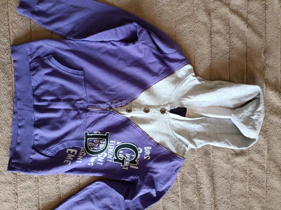 Продам не дорого платье на девочку 7-11 лет.
1 и 2 фото по 350 руб
3 фото 300 руб
5фото 10-12 лет - Орск