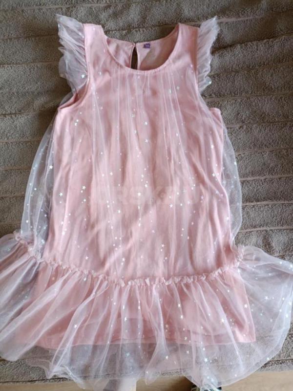 Продам не дорого платье на девочку 7-11 лет.
1 и 2 фото по 350 руб
3 фото 300 руб
5фото 10-12 лет - Орск