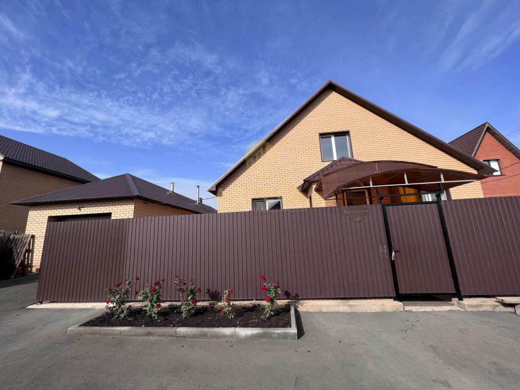 Продаётся просторный и надёжный дом для большой семьи в поселке Ленина ( Заречье) со всей необходимо - Ленина