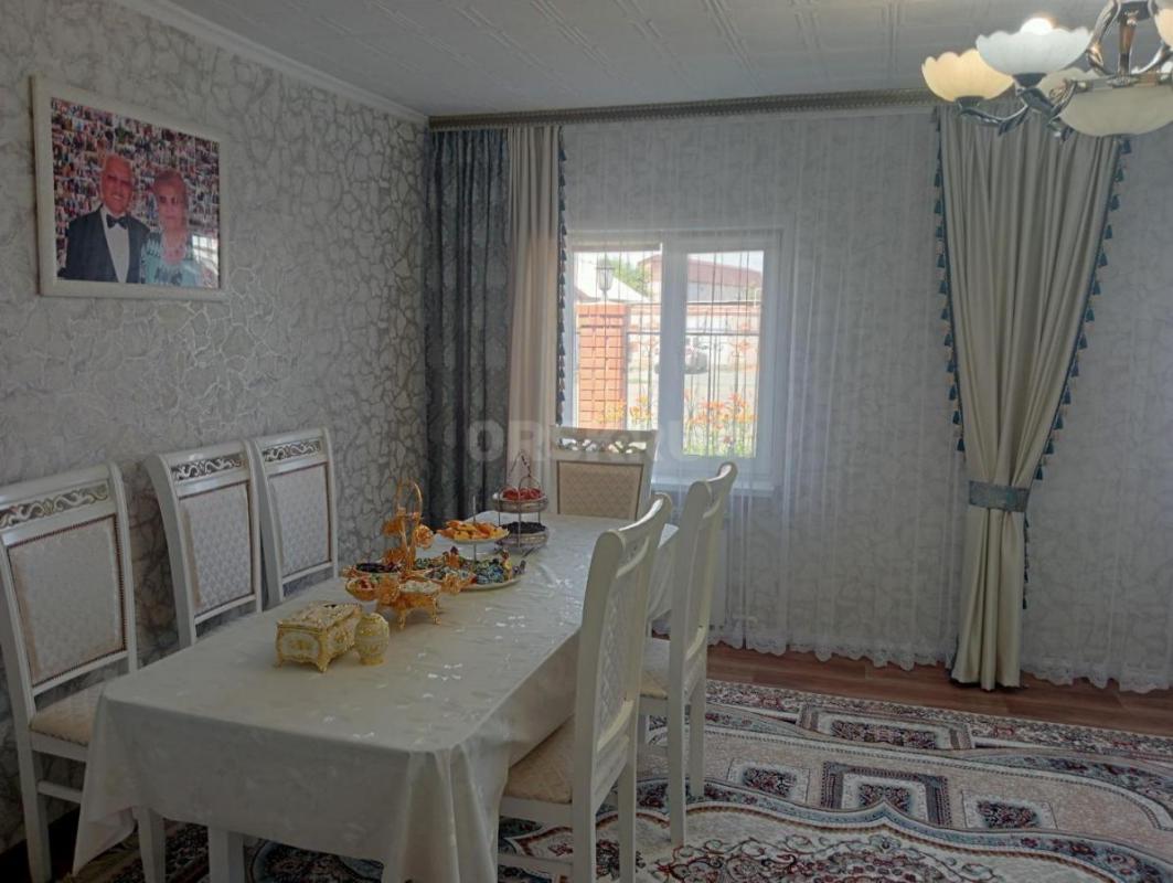 Описание
Продается просторный дом в экологически чистом районе города с удобными подъездными путями - Орск