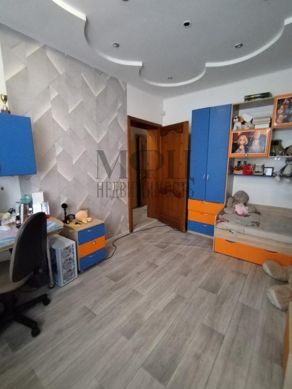 Предлагается к продаже отличная теплая и уютная 3-х комнатная квартира старого типа общей площадью 6 - Орск