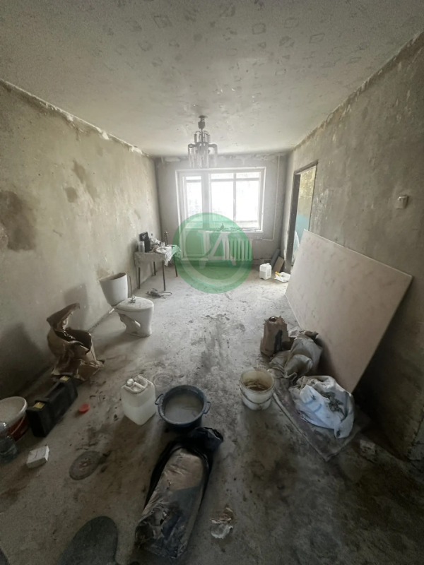 Продам 2 комнатную квартиру в 5 этажном доме на 2 этаже. - Орск