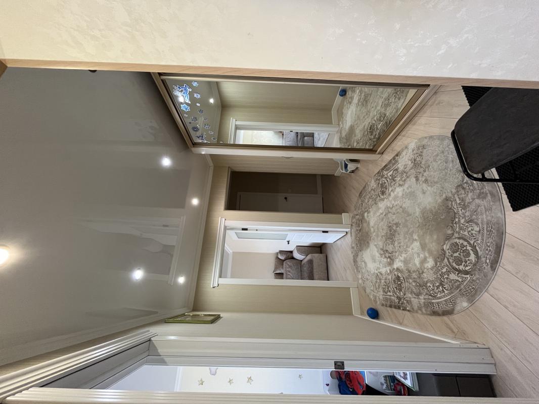 Продается светлая 3-х комнатная квартира по пр. - Гай