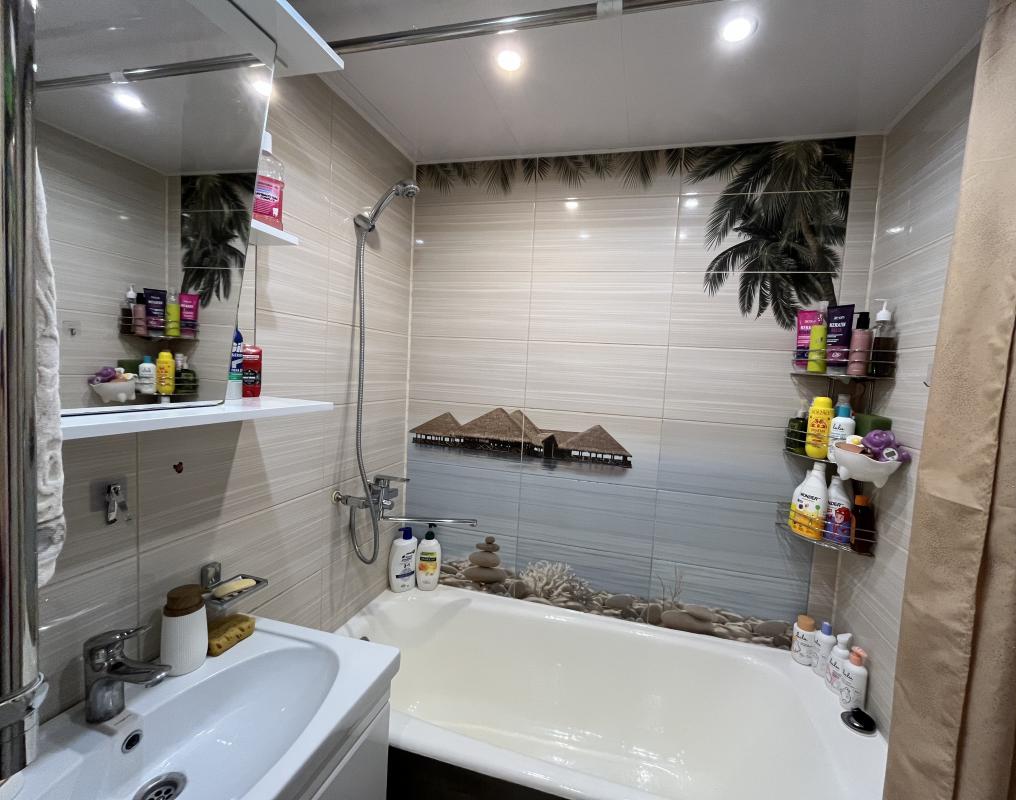 Продается светлая 3-х комнатная квартира по пр. - Гай