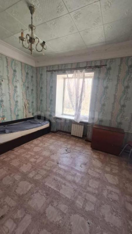 Продается просторная 3-х комнатная квартира в центре города по адресу ул. - Орск