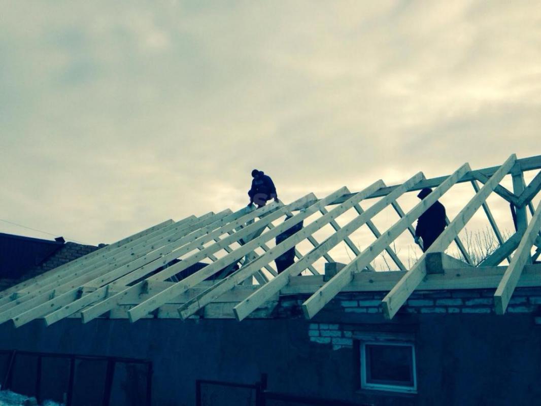 Бригада опытных строителей качественно и быстро выполнят:
Ремонт кровель, устранение протечек. - Орск