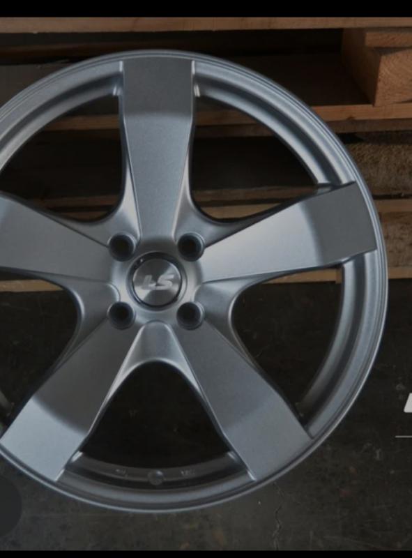 Услуги по полимерной покраске колёсных дисков, литых, кованых, стальных. - 