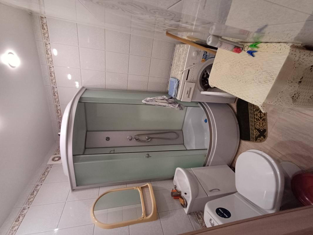 Продаётся уютная,теплая двухкомнатная квартира в центре города! - Медногорск