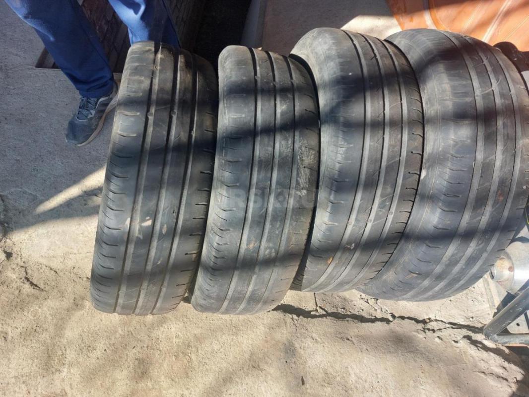 Продам летние комплект шин р 15 и 3 колпака оригинал  на рено логан фирма viati - Орск