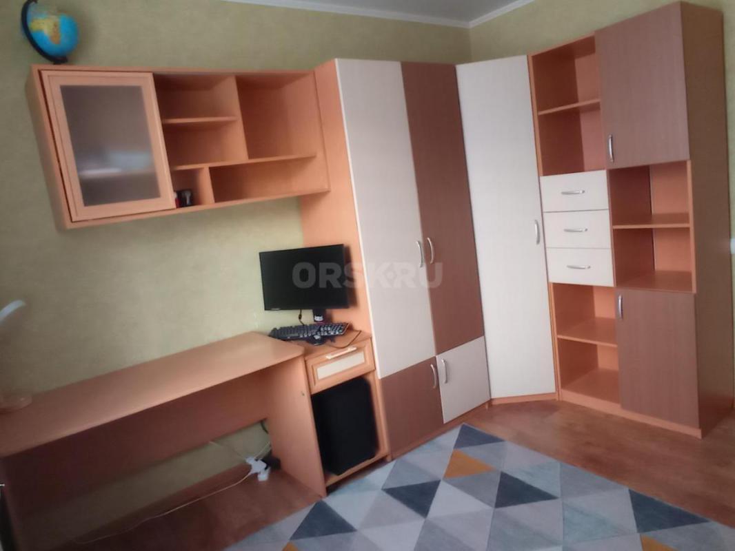 Продам шкафы и навесную полку, всё в хорошем состоянии. - Орск