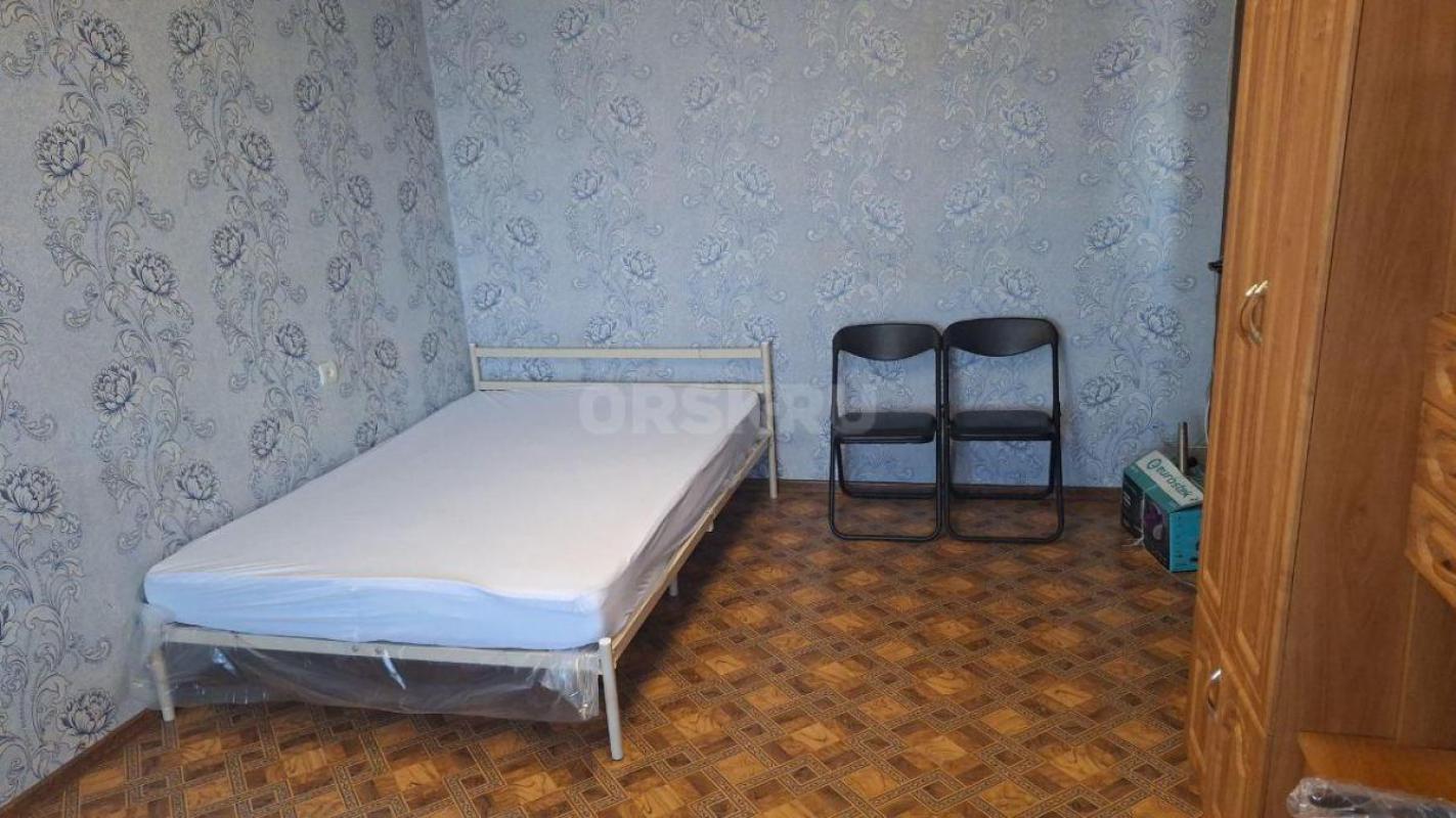 Сдается квартира , уютная, с косметическим ремонтом , имеется все для проживания , будем рады чистоп - Орск