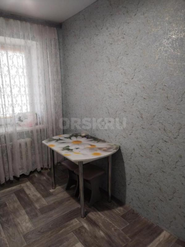 Сдам квартиру на остановке Шевченко в удобном расположение города. - Орск