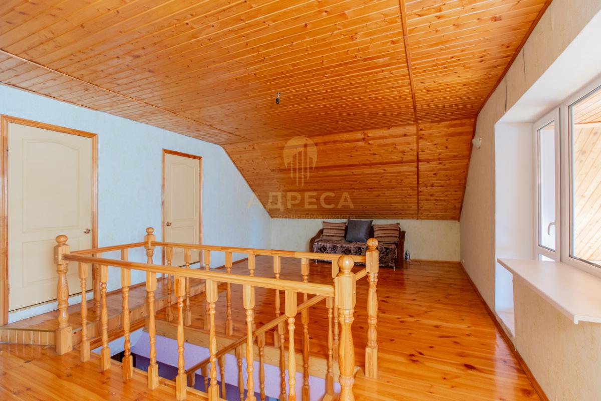 В продаже двухэтажный ДОМ 248м Площадь участка 13 сотУдобная транспортная развязка, магазины,аптеки - Оренбург